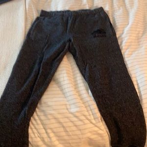 Women’s medium roots sweatpants